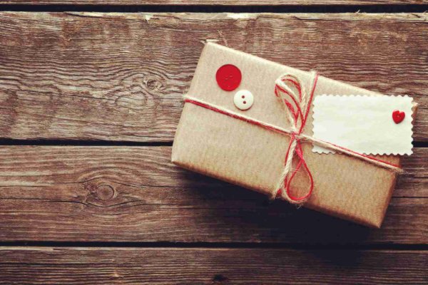 收到儿子礼物发朋友圈