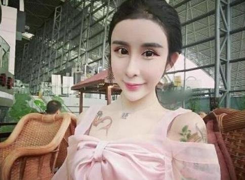 16岁开始整容，花400万“换脸”200次的“红粉宝宝”，她现在怎样？