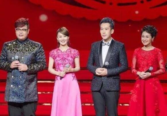 辽宁卫视春节联欢晚会中于洋主持了几年？