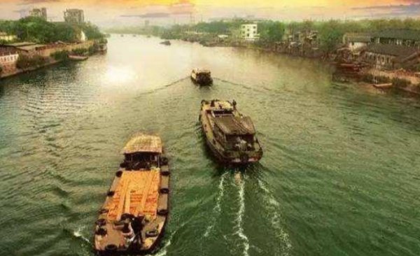 凭栏一片风云气,来作神州袖手人。这句诗是谁写的?