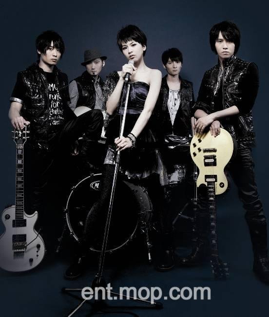 求曾沛慈<<够爱>>的完整歌词