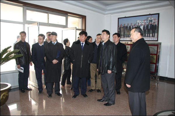 乌鲁木齐市人事局的领导信息