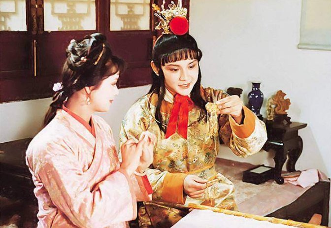 不离不弃芳龄永继什么意思