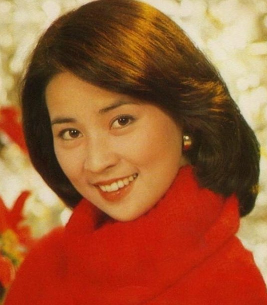 66岁林凤娇现身大同为成龙捧场。大哥背后的女人是怎样的呢？