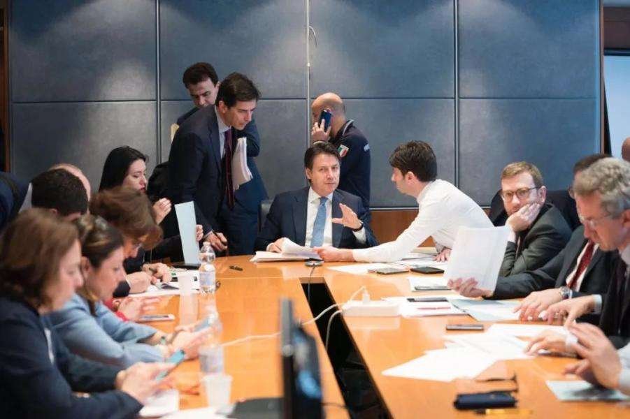 单日新增高达2000例，为何西班牙会沦落成为欧洲第二大疫情国？