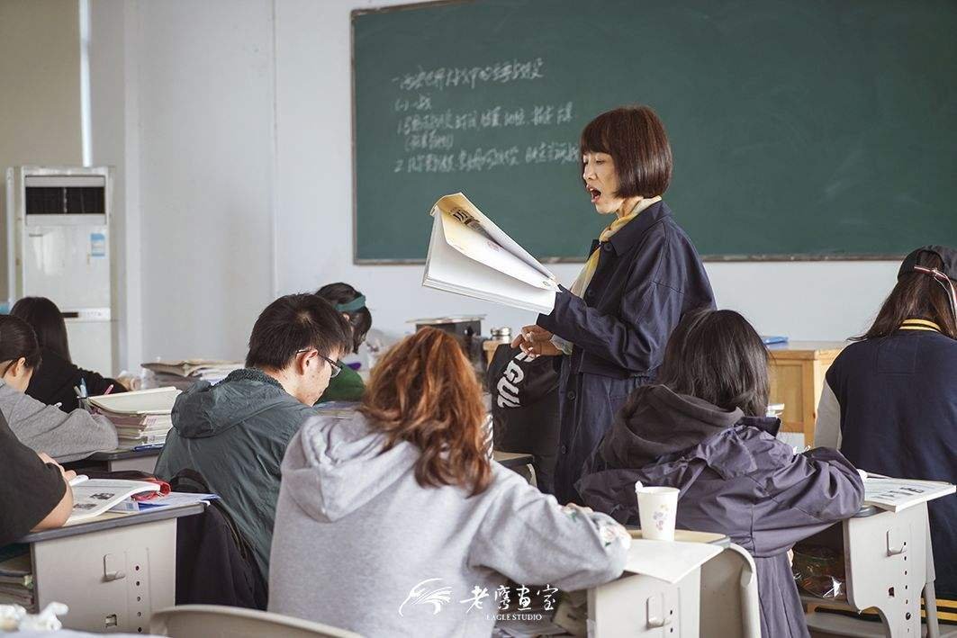 大学宿舍里面打扑克牌不可以吗?