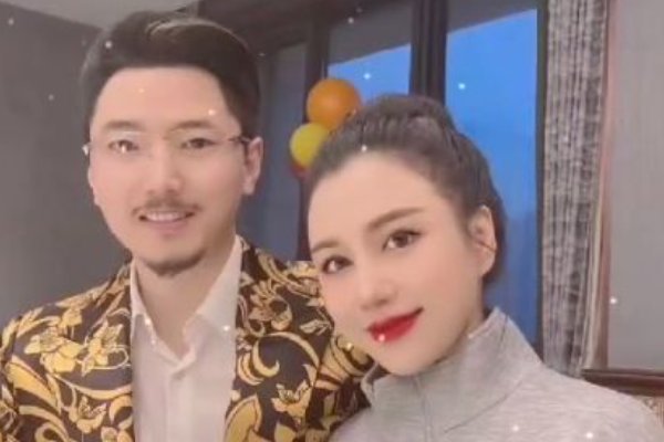 国岳是郭晓雅的丈夫吗？