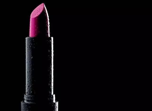 新买的口红快递到出水珠怎么处理，放冰箱吗？