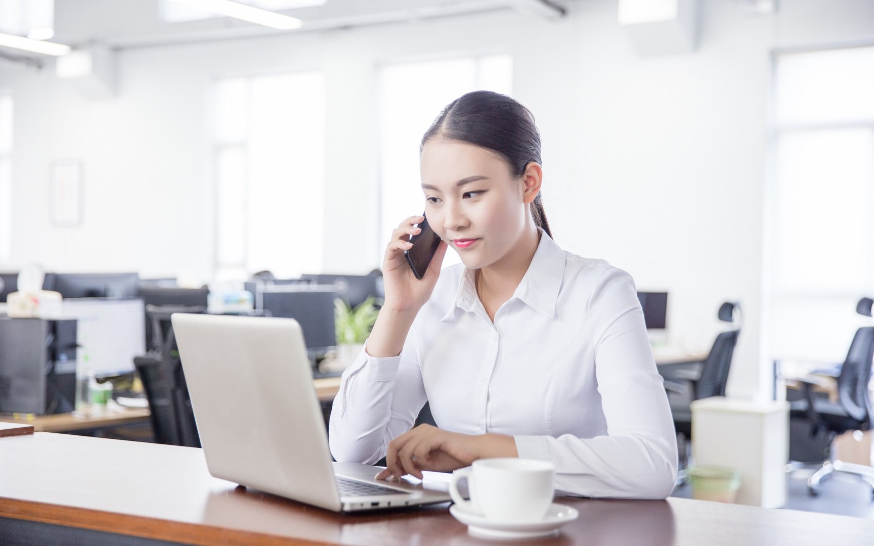 职场中的白领是什么意思？