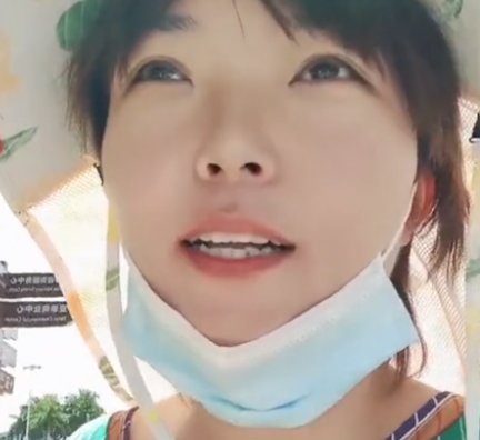 女子滞留三亚，得知机场有包食宿酒店火速前往，结果怎么样？