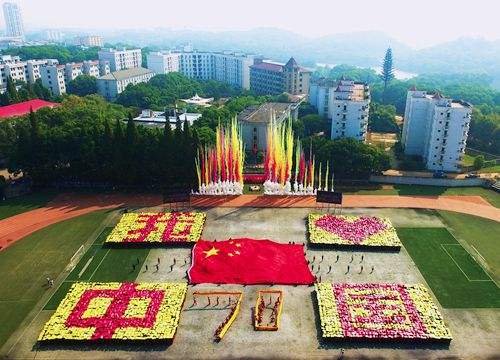 网友用“百样中国话”表白祖国，都有哪些地方的方言？