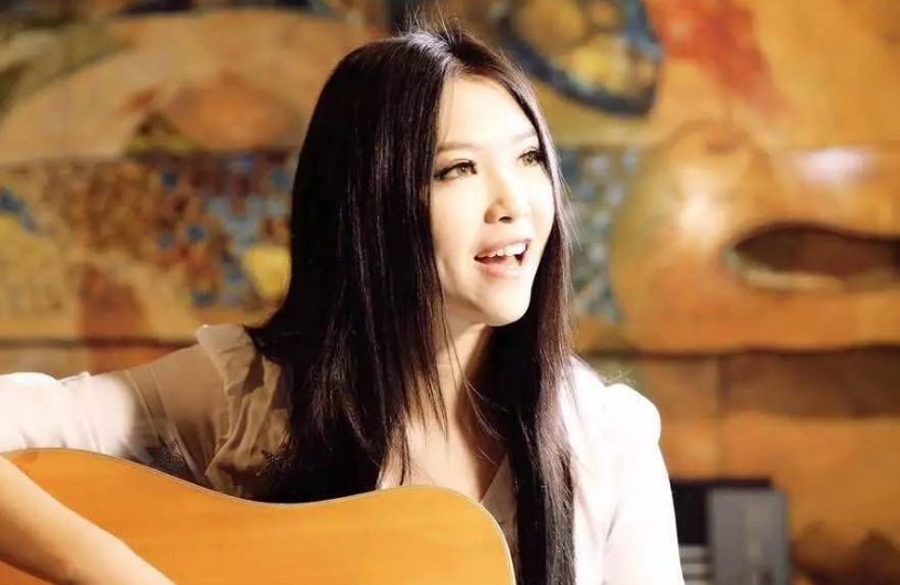 歌词:就在这一瞬间，才发现，你就在我身边。。。。是什么歌？