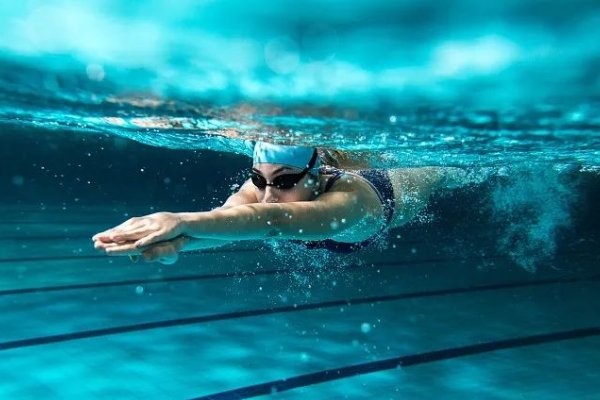 室内泳池和室外泳池有什么区别？