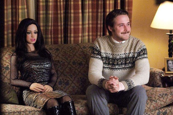 成人娃娃为何出售的价钱如此之高，它是用什么制造的？