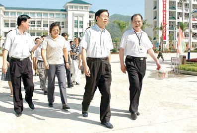 汤锡坤的人物履历