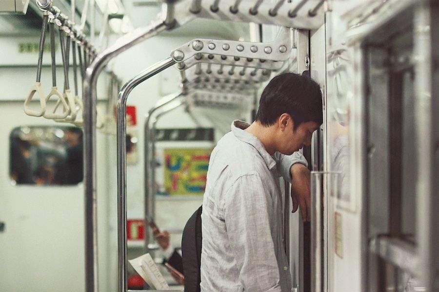 绍兴确诊司机多日早6点至次日凌晨开出租，体现了成年人的哪些不易与辛酸？