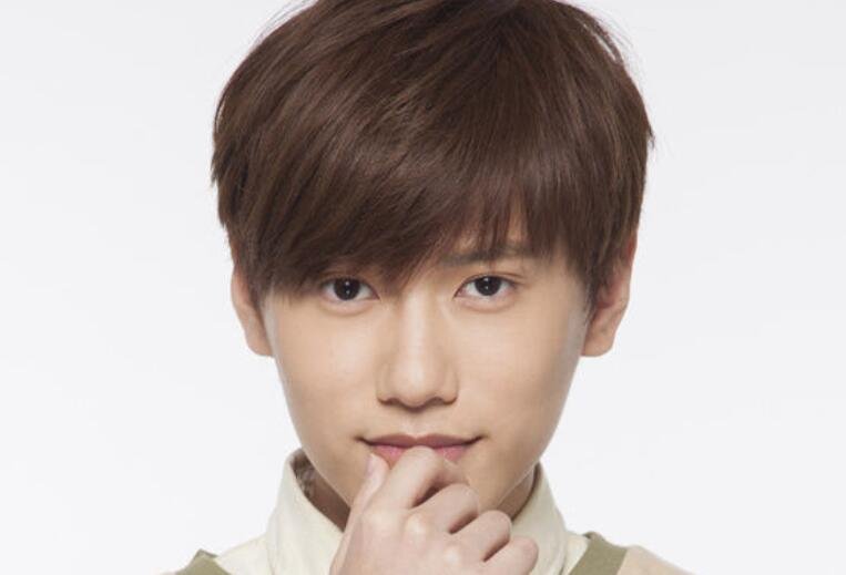 邱胜翊和邱翊橙是亲兄弟吗？