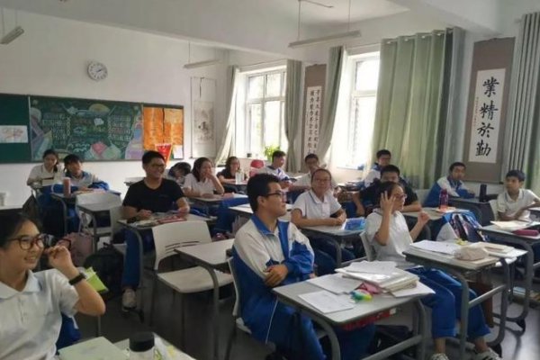 大江歌罢掉头东原文及翻译