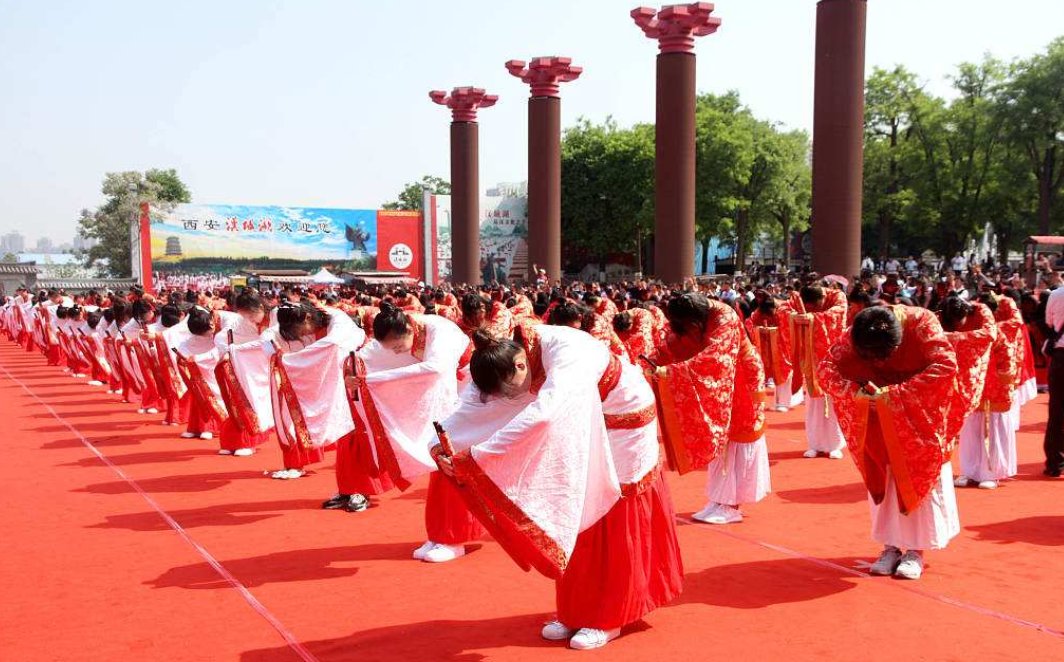 18岁就是成人了，问问成人礼，包括什么仪式