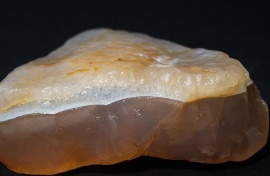 石英岩玉是什么玉