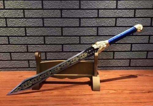 “宝剑赠英雄，红粉赠佳人 ”中“红粉”是什么意思？