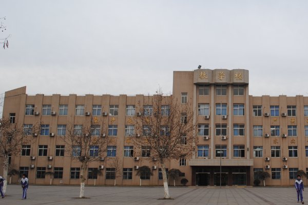 济南市育英中学现任校长