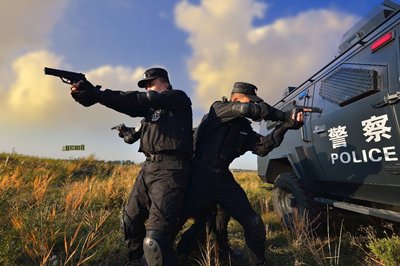 54岁民警因公殉职，曾4次在工作途中休克，他是否值得我们敬重？