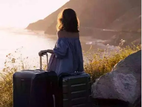 世界以痛吻我，我要报之以歌出自那里？