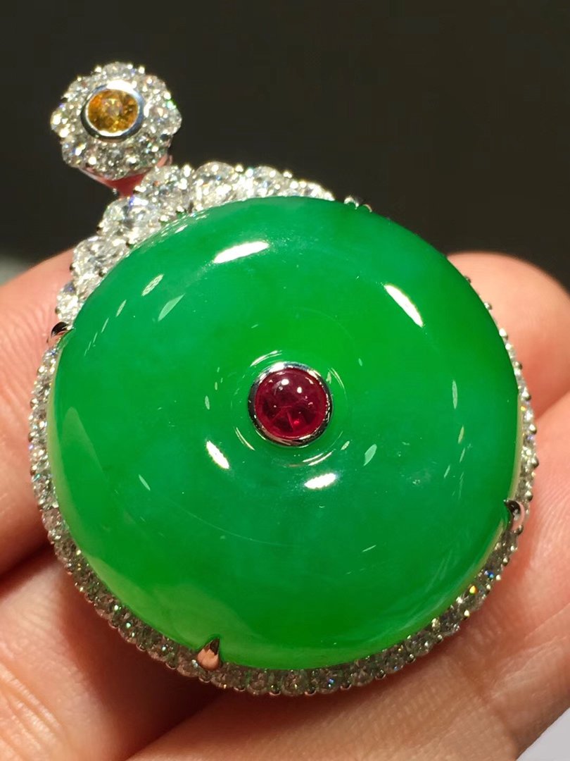 翡翠的翡指什么，翠又指什么