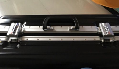 铝框和拉链哪个更实用?