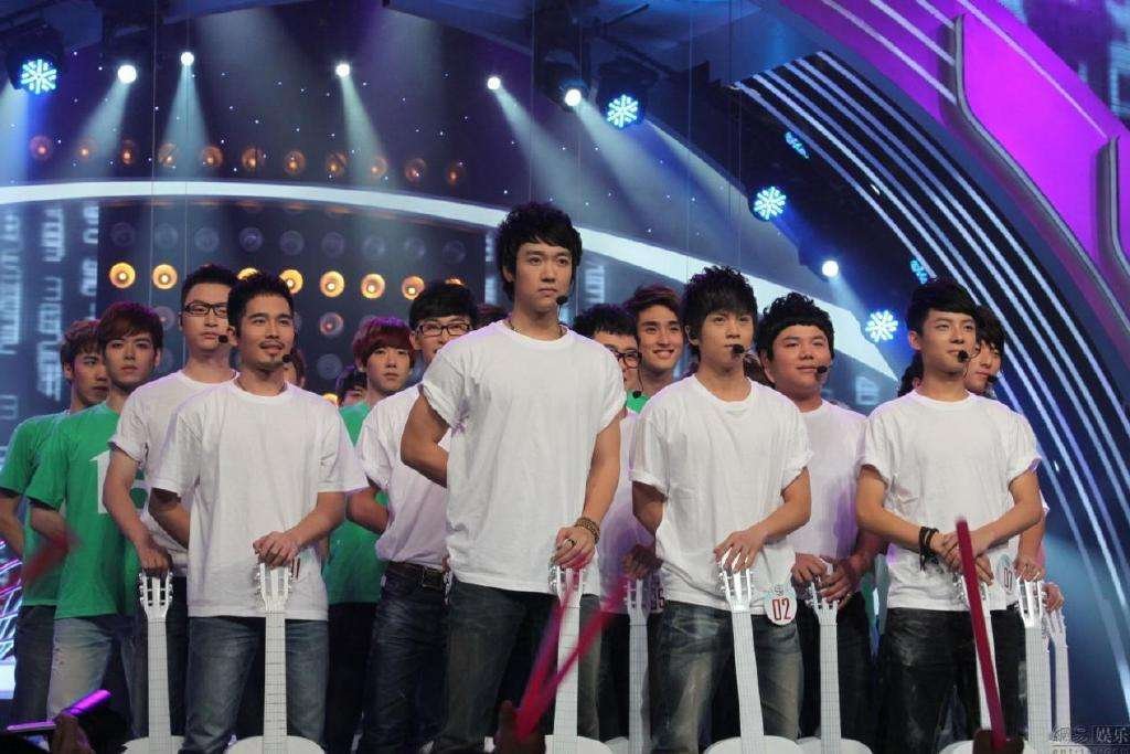快乐源泉再度回归录制《密逃》，0713男团为何如此受欢迎？