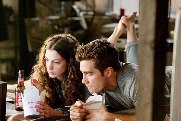 安妮·海瑟薇的《爱情与灵药》有多少尺度？