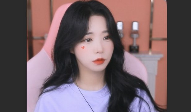 适合一个人的夜间看的直播平台？