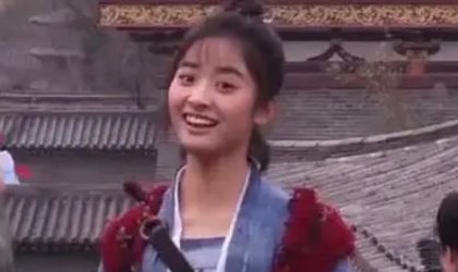 沈月是邱淑贞的女儿吗？