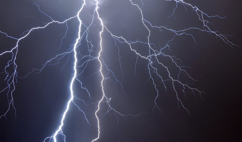 lightning什么意思