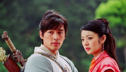 明明是三个人的电影，我却不能有姓名这句歌词出自哪首歌