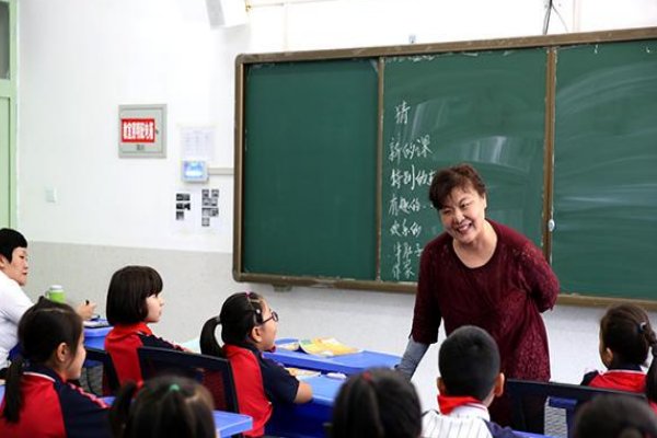 龙行龘龘是什么意思？