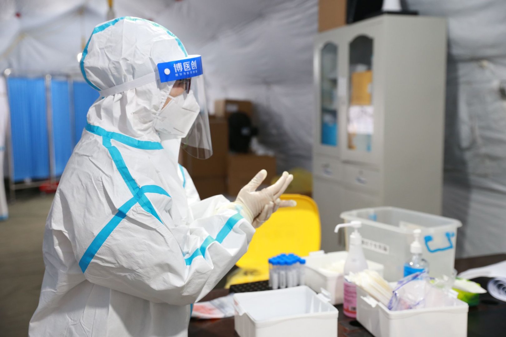 专家：新冠肺炎应改称新冠病毒传染病，新冠病毒发生了怎样的改变？