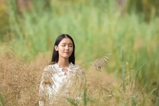 千娇百媚的意思