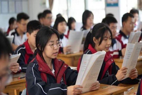 大江歌罢掉头东原文及翻译