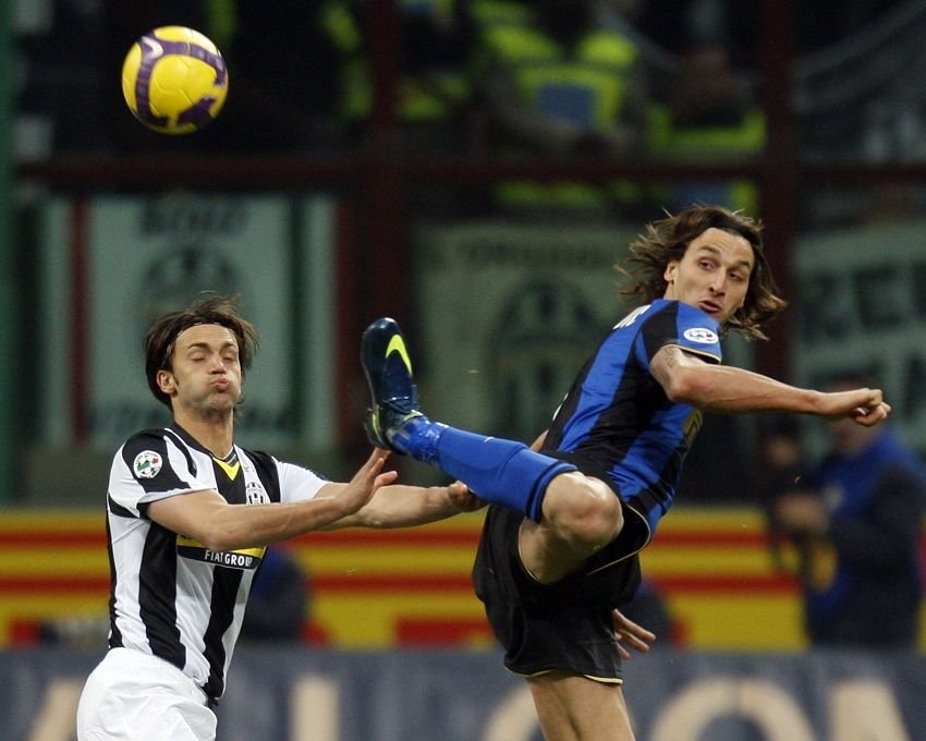 蝎子摆尾和倒钩 有什么不同？请教一下。