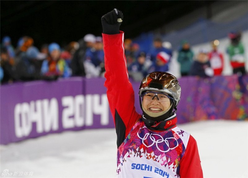 徐梦桃在夺金后抱着对手痛哭,你能理解她的这一行为吗?