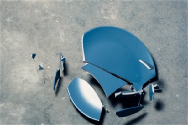 因工作不顺，江苏男子3次高空抛物被判3年，此行为杀伤力大吗？