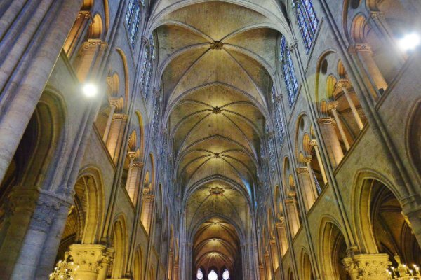 巴黎圣母院广场因铅颗粒含量过高关闭，什么原因会导致铅颗粒超标？