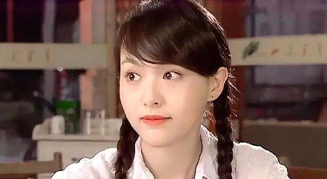 唐嫣被压了15年的剧开播了，那个没有滤镜的年代，唐嫣的颜值抗打吗？
