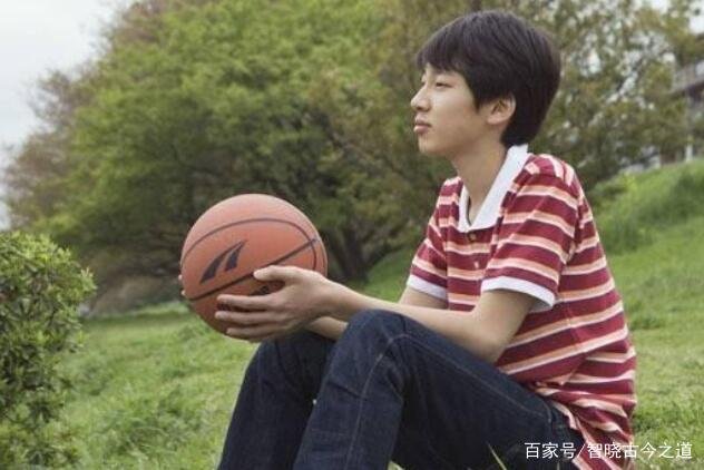 浙江一高中生退学未参加高考死在宾馆，为何其母亲有重大嫌疑？