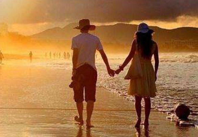 女朋友总是玩游戏，和别人做CP，我该怎么做？