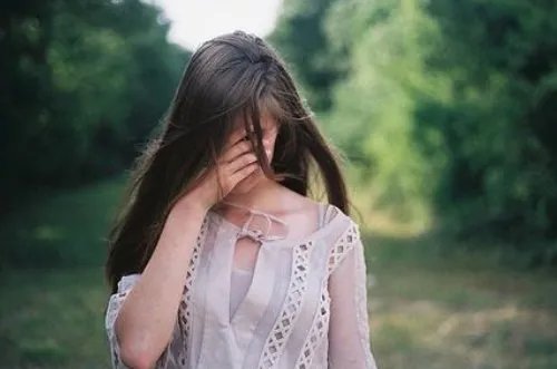 女朋友哭了怎么办 女朋友哭了男朋友什么表现说明他心疼