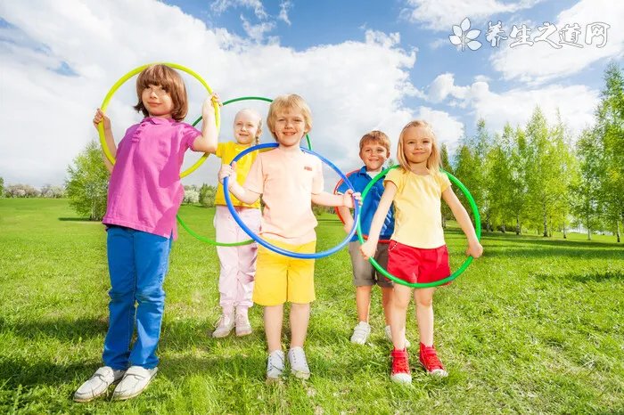 打羽毛球前如何做好热身运动