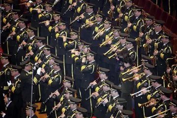 如何看待菲律宾男子奏国歌拒起立被捕？